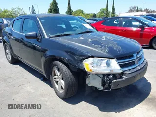 2012 Dodge Avenger SXT z VIN 1C3CDZCB3CN178080, wystawiony jako IAAI lot #42304717 z przebiegiem 127 838 mil mil oraz . Historia ofert i sprzedaży dostępna na DreamBid. Obrazek 1.