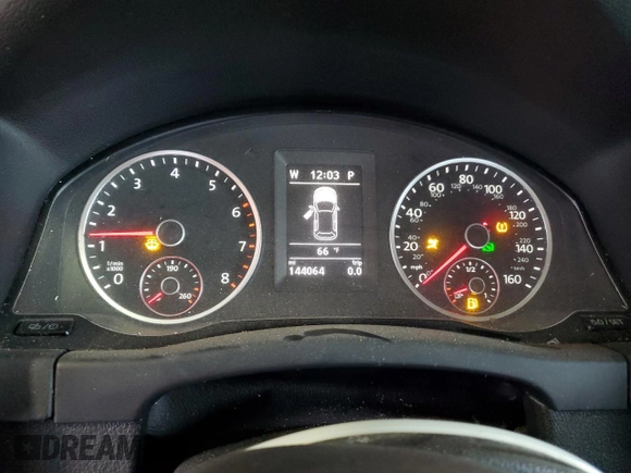 2014 Volkswagen Tiguan SE z VIN WVGAV3AX6EW542464, wystawiony jako Copart lot #84672184 z przebiegiem 144 064 mil mil oraz Czysty tytuł • Clean title. Historia ofert i sprzedaży dostępna na DreamBid. Obrazek 9.