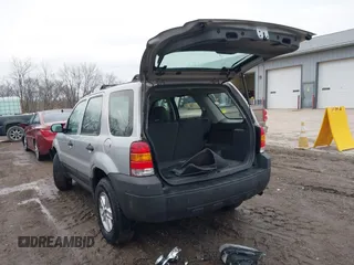 2007 Ford Escape XLS with VIN 1FMCU92Z07KC05670, listed as a IAAI auction lot 41491641 with 109,289 mi miles and . Bid and sale history available at DreamBid. Image 3.