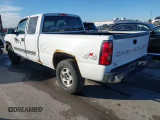 2005 Chevrolet Silverado 1500 Work Truck z VIN 2GCEK19V851367356, wystawiony jako IAAI lot #41448496 z przebiegiem 185 625 mil mil oraz . Historia ofert i sprzedaży dostępna na DreamBid. Obrazek 3.