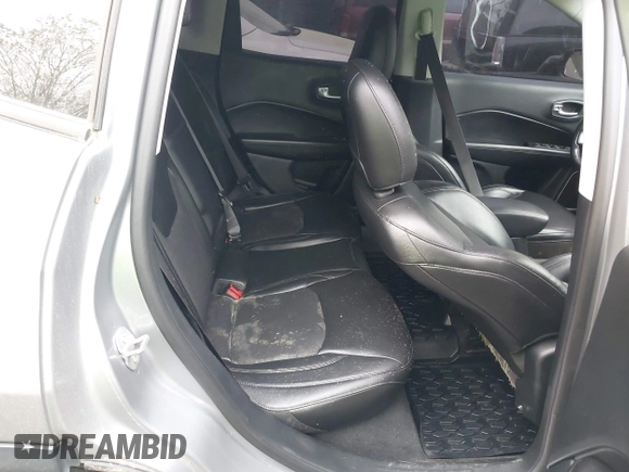 2018 Jeep Compass Latitude with VIN 3C4NJCBB0JT487272, listed as a IAAI auction lot 41955584 with 92,042 mi miles. Bid and sale history available at carsss.com. Image 8.