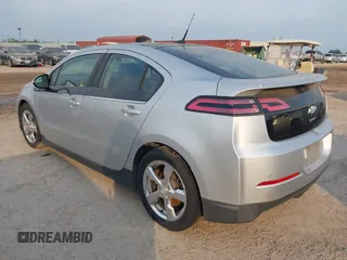 2012 Chevrolet Volt with VIN 1G1RB6E43CU106710, listed as a IAAI auction lot 42139321 with 194,433 mi miles and . Bid and sale history available at carsss.com. Image 3.