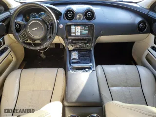 2014 Jaguar XJ with VIN SAJWJ2GD6E8V73491, listed as a Copart auction lot 42472345 with 68,747 mi miles and Salvage Title. Bid and sale history available at carsss.com. Image 8.
