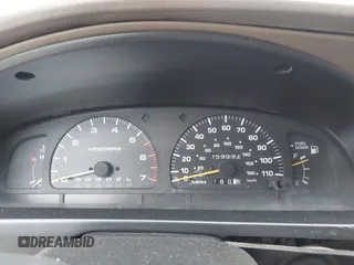 1998 Toyota 4Runner SR5 z VIN JT3GN86R3W0082047, wystawiony jako IAAI lot #42030018 z przebiegiem 259 894 mil mil oraz . Historia ofert i sprzedaży dostępna na DreamBid. Obrazek 7.