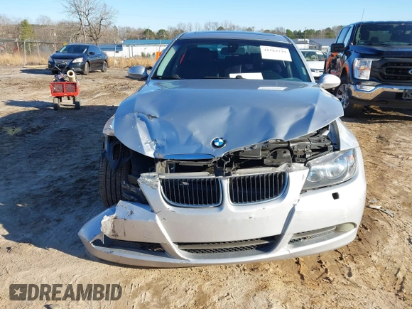 2006 BMW 3 Series 325i with VIN WBAVB13516KX40275, listed as a IAAI auction lot 41563739 with 185,783 mi miles. Bid and sale history available at carsss.com. Image 11.