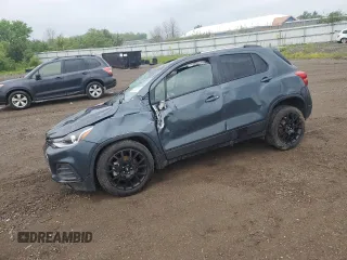 2021 Chevrolet Trax LT z VIN KL7CJPSM4MB368787, wystawiony jako Copart lot #60239335 z przebiegiem 58 318 mil mil oraz Szkoda całkowita • Salvage title. Historia ofert i sprzedaży dostępna na DreamBid. Obrazek 1.