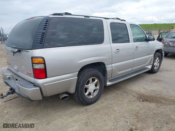 2004 GMC Yukon XL Denali with VIN 1GKFK66U64J169736, listed as a IAAI auction lot 41794342 with 249,043 mi miles. Bid and sale history available at carsss.com. Image 4.