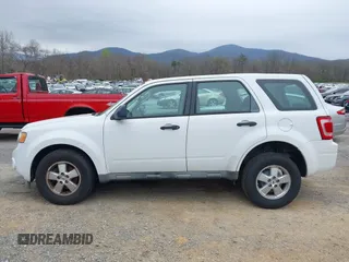2009 Ford Escape XLS with VIN 1FMCU927X9KC79986, listed as a IAAI auction lot 41936917 with 208,816 mi miles and . Bid and sale history available at DreamBid. Image 15.