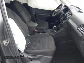 2022 Volkswagen Tiguan S with VIN 3VV0B7AX1NM042942, listed as a IAAI auction lot 41715996 with 30,390 mi miles. Bid and sale history available at carsss.com. Image 5.