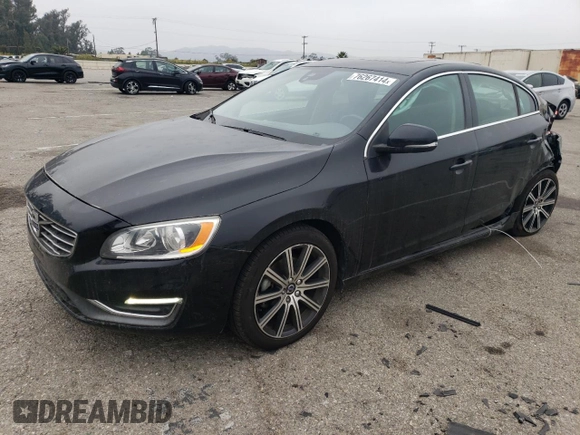 2018 Volvo S60 Inscription z VIN LYV402HK8JB166323, wystawiony jako Copart lot #76267414 z przebiegiem 145 427 mil mil oraz Szkoda całkowita • Salvage title. Historia ofert i sprzedaży dostępna na DreamBid. Obrazek 1.