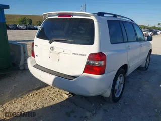 2005 Toyota Highlander with VIN JTEDP21A750067035, listed as a IAAI auction lot 41741920 with 343,338 mi miles. Bid and sale history available at carsss.com. Image 4.