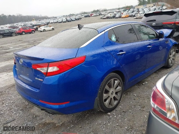 2012 Kia Optima SX with VIN 5XXGR4A68CG080942, listed as a IAAI auction lot 41620668 with 1 mi miles. Bid and sale history available at carsss.com. Image 4.