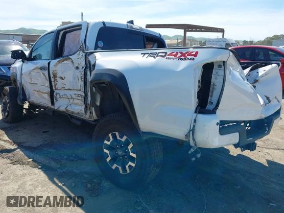 2022 Toyota Tacoma SR z VIN 3TMCZ5AN0NM499428, wystawiony jako IAAI lot #41874787 z przebiegiem Nie podano mil oraz . Historia ofert i sprzedaży dostępna na DreamBid. Obrazek 3.