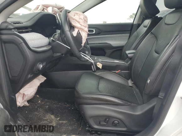 2022 Jeep Compass Latitude Lux z VIN 3C4NJDFB8NT208723, wystawiony jako Copart lot #59283325 z przebiegiem 16 861 mil mil oraz Szkoda całkowita • Salvage title. Historia ofert i sprzedaży dostępna na DreamBid. Obrazek 7.
