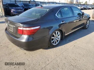 2007 Lexus LS 460 L z VIN JTHGL46FX75010314, wystawiony jako Copart lot #49655405 z przebiegiem 153 473 mil mil oraz Szkoda całkowita • Salvage title. Historia ofert i sprzedaży dostępna na DreamBid. Obrazek 3.