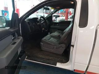 2013 Ford F-150 XL с VIN 1FTMF1EM2DKE77413, выставлен на аукционе IAAI как лот 42679287 с пробегом 185 602 миль миль и . История ставок и продаж доступна на DreamBid. Изображение 2.