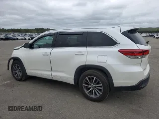 2018 Toyota Highlander SE z VIN 5TDJZRFH2JS911201, wystawiony jako Copart lot #57843215 z przebiegiem 94 977 mil mil oraz Szkoda całkowita • Salvage title. Historia ofert i sprzedaży dostępna na DreamBid. Obrazek 2.