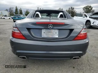 2012 Mercedes-Benz SLK 350 z VIN WDDPK5HA9CF024663, wystawiony jako Copart lot #44438745 z przebiegiem 118 331 mil mil oraz Szkoda całkowita • Salvage title. Historia ofert i sprzedaży dostępna na DreamBid. Obrazek 6.