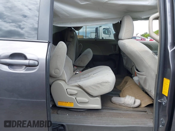 2012 Toyota Sienna LE AAS с VIN 5TDKK3DC5CS265314, выставлен на аукционе IAAI как лот 42270381 с пробегом Не указан миль и . История ставок и продаж доступна на DreamBid. Изображение 8.