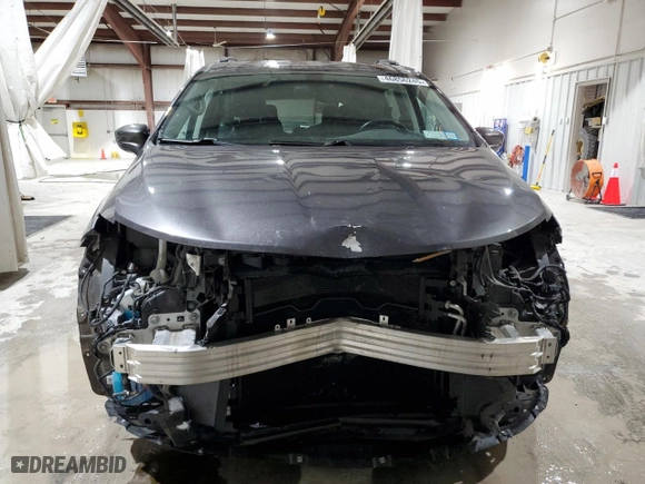 2018 Chrysler Pacifica Touring L with VIN 2C4RC1BG3JR257465, listed as a Copart auction lot 46856245 with 71,120 mi miles and Salvage Title. Bid and sale history available at carsss.com. Image 5.