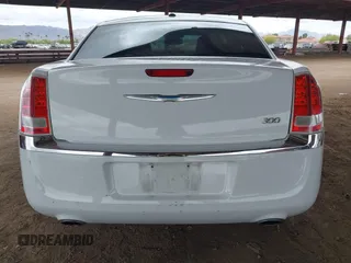 2014 Chrysler 300 z VIN 2C3CCAAG3EH380027, wystawiony jako IAAI lot #42191831 z przebiegiem 137 751 mil mil oraz . Historia ofert i sprzedaży dostępna na DreamBid. Obrazek 17.