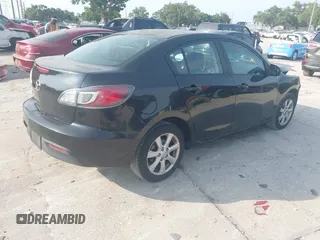 2011 Mazda 3 i Touring z VIN JM1BL1VG7B1362187, wystawiony jako IAAI lot #42210831 z przebiegiem 124 195 mil mil oraz . Historia ofert i sprzedaży dostępna na DreamBid. Obrazek 4.