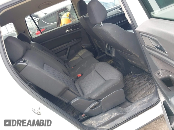 2019 Volkswagen Atlas S with VIN 1V2GR2CA0KC599079, listed as a IAAI auction lot 42062041 with 99,794 mi miles and . Bid and sale history available at DreamBid. Image 8.