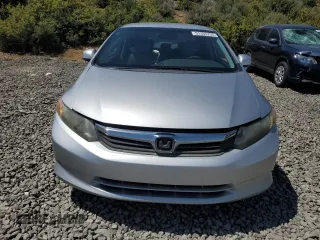 2012 Honda Civic LX z VIN 19XFB2F53CE373385, wystawiony jako Copart lot #51335755 z przebiegiem 188 159 mil mil oraz Szkoda całkowita • Salvage title. Historia ofert i sprzedaży dostępna na DreamBid. Obrazek 5.