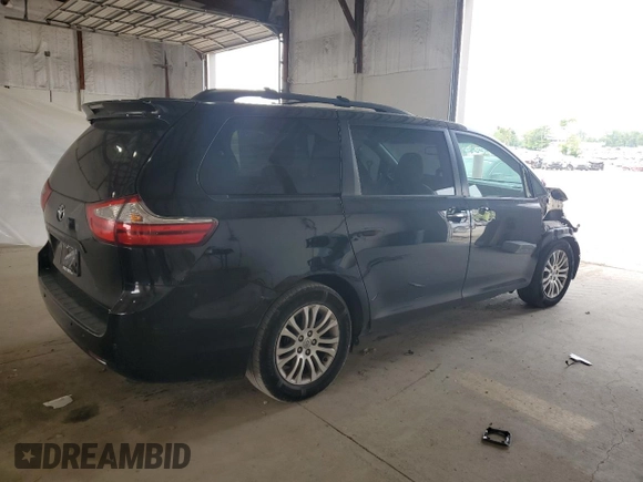 2017 Toyota Sienna XLE Auto Access Seat z VIN 5TDYZ3DC6HS799757, wystawiony jako Copart lot #60810605 z przebiegiem 195 449 mil mil oraz Szkoda całkowita • Salvage title. Historia ofert i sprzedaży dostępna na DreamBid. Obrazek 3.
