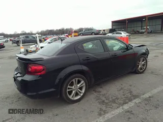 2014 Dodge Avenger SE z VIN 1C3CDZABXEN220282, wystawiony jako IAAI lot #35659755 z przebiegiem 191 584 mil mil oraz . Historia ofert i sprzedaży dostępna na DreamBid. Obrazek 4.