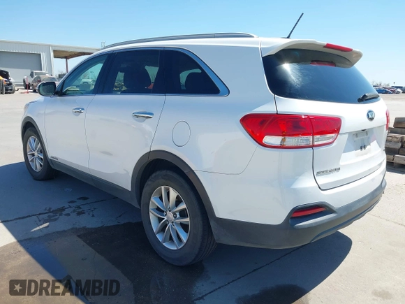 2016 Kia Sorento LX z VIN 5XYPGDA50GG141084, wystawiony jako IAAI lot #41848617 z przebiegiem 102 576 mil mil oraz . Historia ofert i sprzedaży dostępna na DreamBid. Obrazek 3.