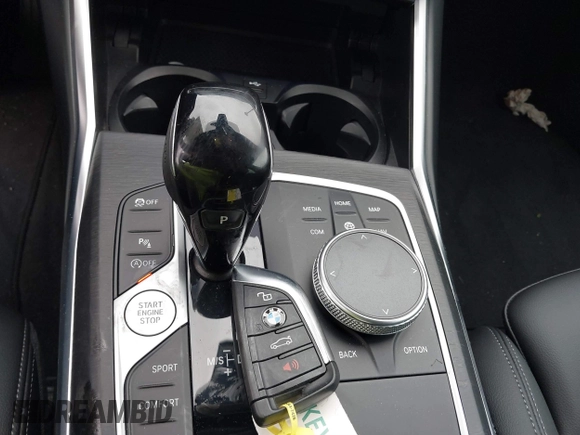 2022 BMW 3 Series 330i z VIN 3MW5R1J01N8C33802, wystawiony jako IAAI lot #41856666 z przebiegiem 41 095 mil mil oraz . Historia ofert i sprzedaży dostępna na DreamBid. Obrazek 11.