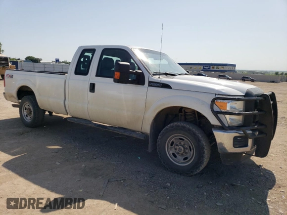 2015 Ford F-250 XLT with VIN 1FT7X2B64FEC27503, listed as a Copart auction lot 60558045 with 193,707 mi miles and Salvage title. Bid and sale history available at DreamBid. Image 4.