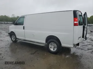 2021 Chevrolet Express Cargo z VIN 1GCWGAF78M1259125, wystawiony jako Copart lot #58451345 z przebiegiem 52 544 mil mil oraz Szkody całkowita. Historia ofert i sprzedaży dostępna na DreamBid. Obrazek 2.