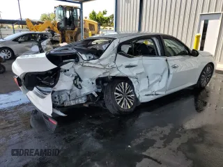 2025 Nissan Altima SV z VIN 1N4BL4DV5SN353777, wystawiony jako Copart lot #57361185 z przebiegiem 6 047 mil mil oraz Szkoda całkowita • Salvage title. Historia ofert i sprzedaży dostępna na DreamBid. Obrazek 3.