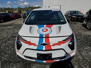 2023 Chevrolet Bolt EV 1LT with VIN 1G1FW6S05P4110451, listed as a Copart auction lot 50288915 with 7,760 mi miles and Salvage Title. Bid and sale history available at carsss.com. Image 5.