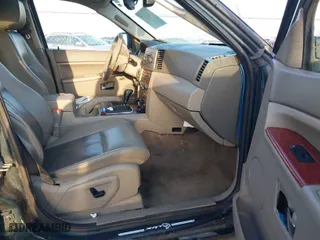 2005 Jeep Grand Cherokee Limited with VIN 1J4HR58285C504484, listed as a IAAI auction lot 41902009 with 204,977 mi miles. Bid and sale history available at carsss.com. Image 5.