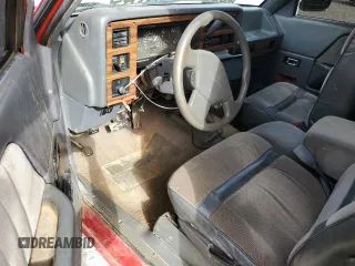 1992 Dodge Dakota z VIN 1B7GG23Y4NS592005, wystawiony jako Copart lot #78465424 z przebiegiem 175 666 mil mil oraz Nie do naprawy • Non repairable. Historia ofert i sprzedaży dostępna na DreamBid. Obrazek 8.