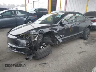 2024 Tesla Model 3 z VIN 5YJ3E1EA3RF737102, wystawiony jako IAAI lot #41562661 z przebiegiem 9 638 mil mil oraz . Historia ofert i sprzedaży dostępna na DreamBid. Obrazek 17.