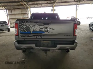 2022 Ram 1500 Big Horn z VIN 1C6SRFFT4NN119786, wystawiony jako Copart lot #52823155 z przebiegiem 26 974 mil mil oraz Szkoda całkowita • Salvage title. Historia ofert i sprzedaży dostępna na DreamBid. Obrazek 6.