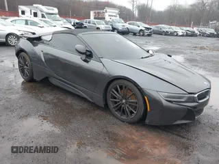 2019 BMW i8 z VIN WBY2Z6C52K7E30066, wystawiony jako IAAI lot #41943475 z przebiegiem 71 267 mil mil oraz . Historia ofert i sprzedaży dostępna na DreamBid. Obrazek 1.