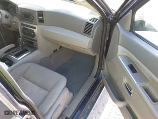 2005 Jeep Grand Cherokee Laredo with VIN 1J4GS48K35C541887, listed as a IAAI auction lot 41956175 with 1 mi miles. Bid and sale history available at carsss.com. Image 5.