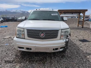 2005 Cadillac Escalade with VIN 1GYEK63N75R191326, listed as a Copart auction lot 52216355 with 177,330 mi miles and Salvage title. Bid and sale history available at DreamBid. Image 5.