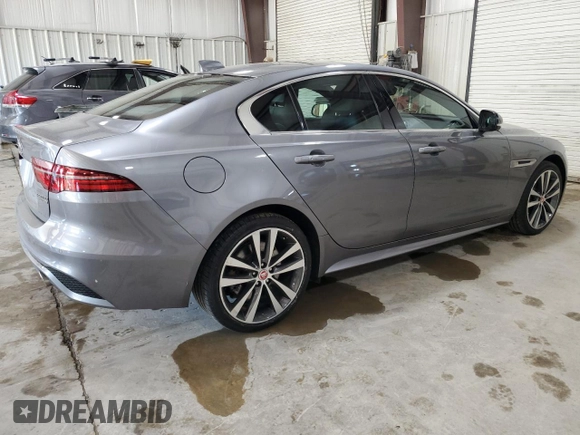 2020 Jaguar XE R-Dynamic S z VIN SAJAT4GX4LCP58076, wystawiony jako Copart lot #48547715 z przebiegiem 42 275 mil mil oraz Szkody całkowita. Historia ofert i sprzedaży dostępna na DreamBid. Obrazek 3.
