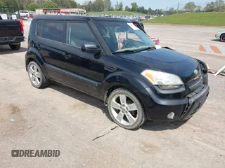 2011 Kia Soul + with VIN KNDJT2A25B7315085, listed as a IAAI auction lot 42038790 with 86,152 mi miles. Bid and sale history available at carsss.com. Image 1.