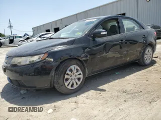 2010 Kia Forte EX z VIN KNAFU4A28A5849560, wystawiony jako Copart lot #56945245 z przebiegiem 170 097 mil mil oraz Szkoda całkowita • Salvage title. Historia ofert i sprzedaży dostępna na DreamBid. Obrazek 1.