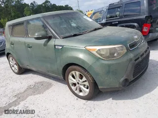 2014 Kia Soul + with VIN KNDJP3A53E7019233, listed as a IAAI auction lot 42038590 with 132,248 mi miles. Bid and sale history available at carsss.com. Image 1.