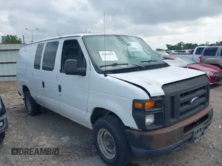 2008 Ford Econoline Cargo Commercial z VIN 1FTNE24L18DA83076, wystawiony jako IAAI lot #42262851 z przebiegiem 194 492 mil mil oraz . Historia ofert i sprzedaży dostępna na DreamBid. Obrazek 1.