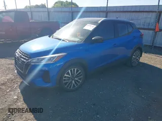 2023 Nissan Kicks SV z VIN 3N1CP5CV4PL551450, wystawiony jako IAAI lot #41990738 z przebiegiem 26 020 mil mil oraz . Historia ofert i sprzedaży dostępna na DreamBid. Obrazek 2.