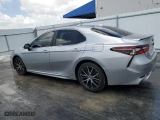 2024 Toyota Camry SE with VIN 4T1G11AK8RU885910, listed as a Copart auction lot 50992905 with 3,129 mi miles and Clean Title. Bid and sale history available at carsss.com. Image 2.